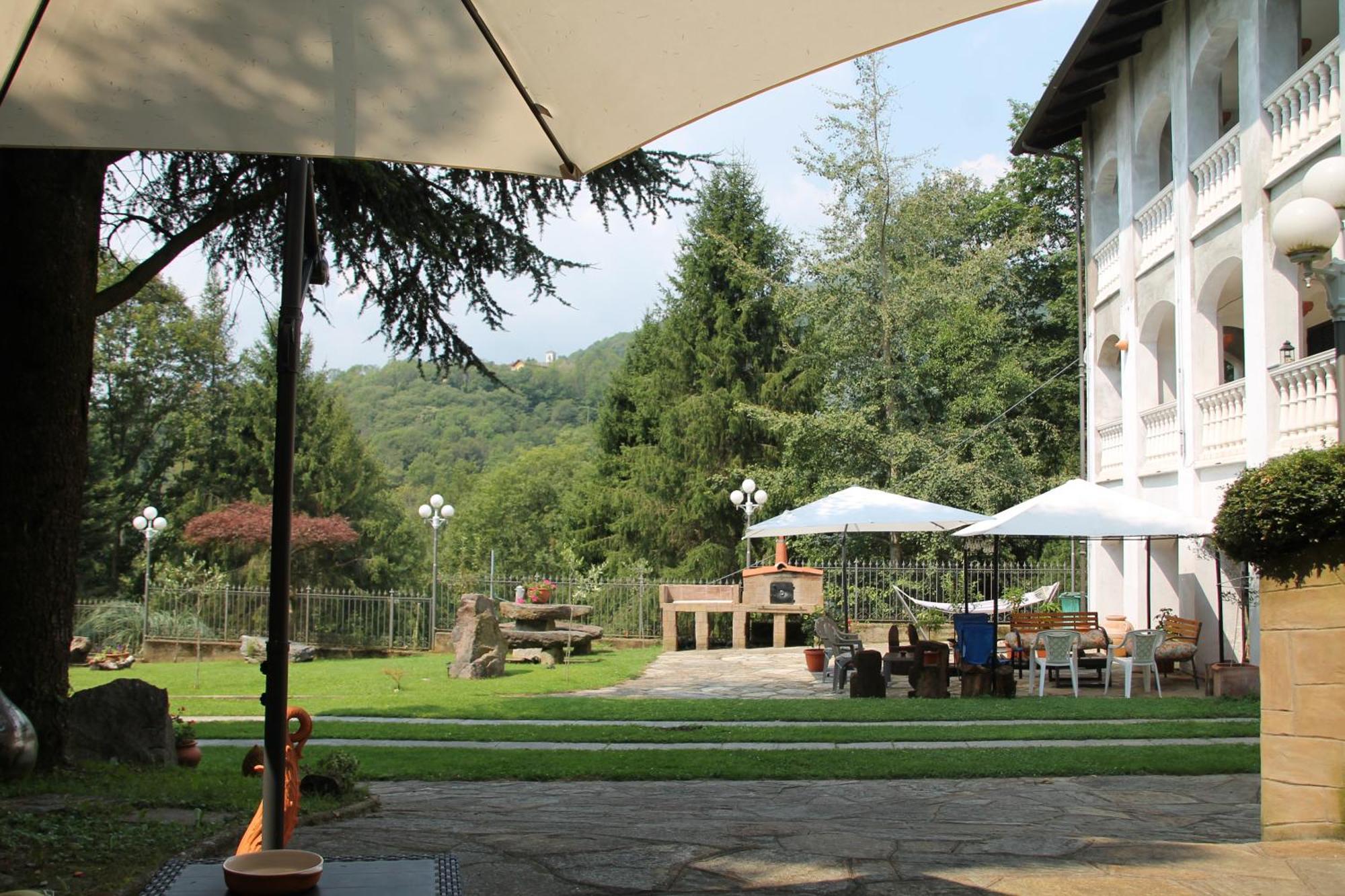 Antica Dimora Del Portico Bed & Breakfast Borgiallo Exterior photo